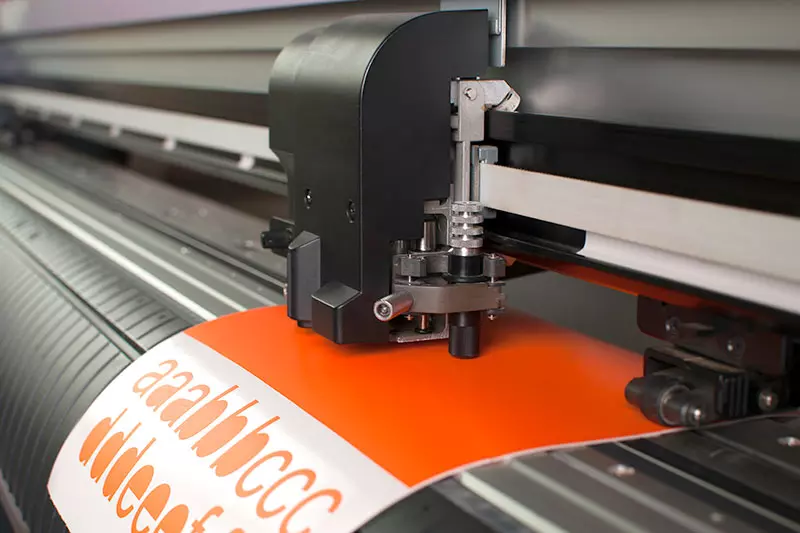 Plotter per adesivi personalizzati